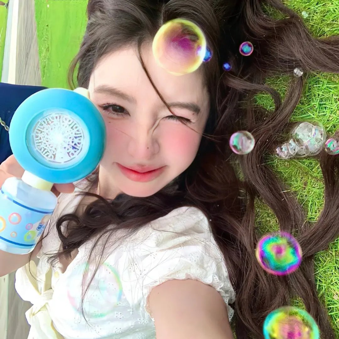 性感女巨人在线观看封面